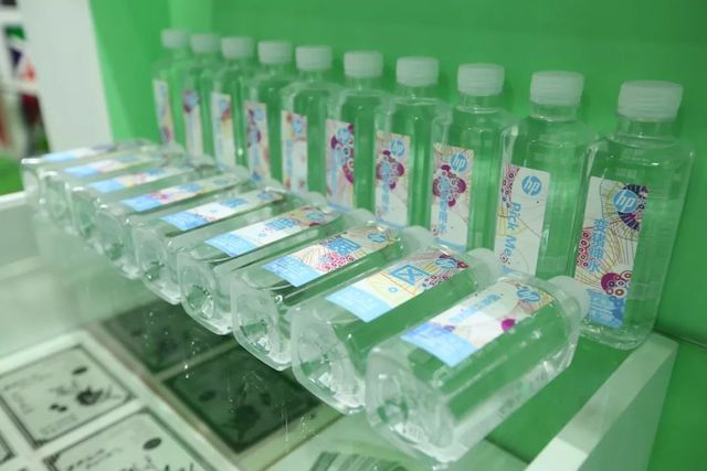 全印展上，，，，，，HP喷码机推出种种打印手艺的作品