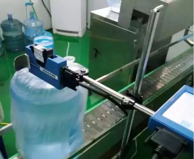 ag真人平台E125喷码机用于桶装水喷码