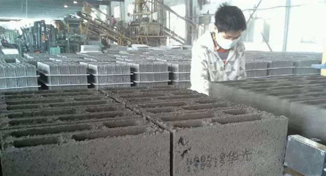 合肥ag真人平台大字符喷码机在建材砖行业应用