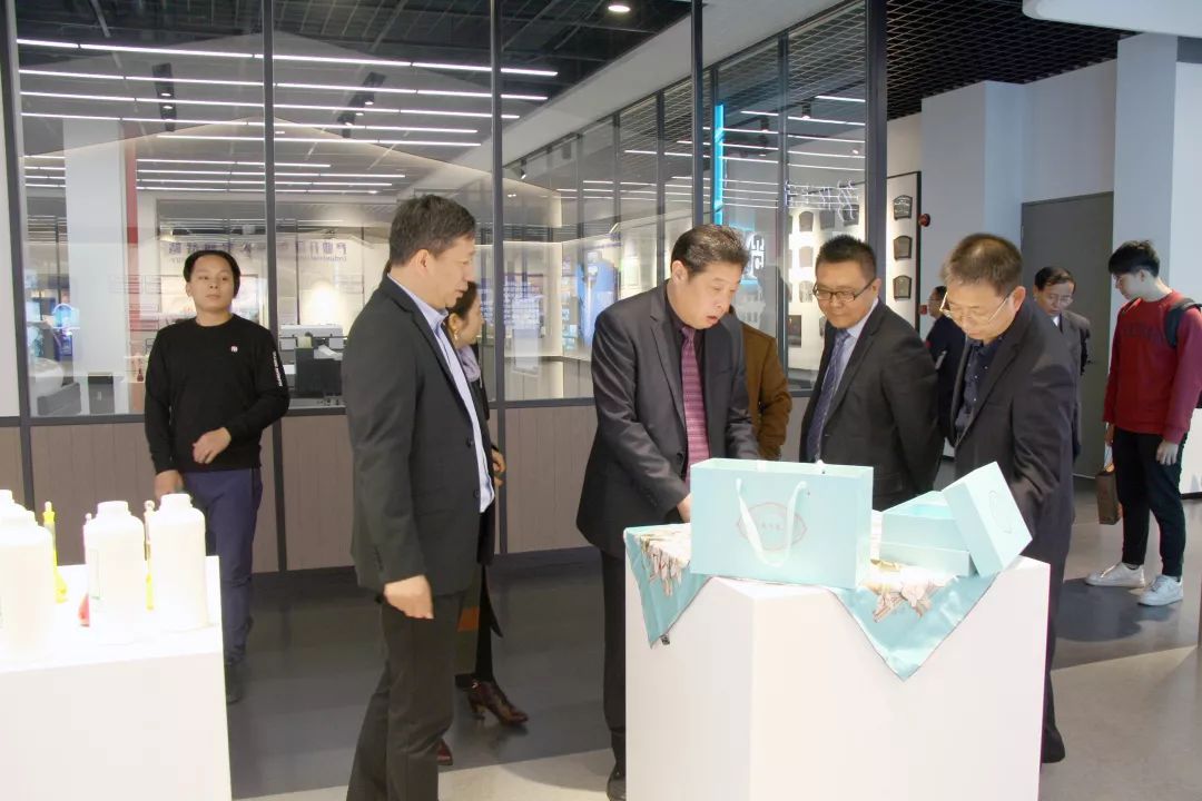 安诺其集团战略投资德赛数码喷码机，，，，进一步推动色彩数码生长