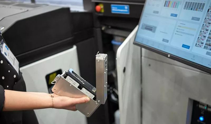 惠普怎样调解其乳胶油墨添加白色 并扩大到印刷刚性子料