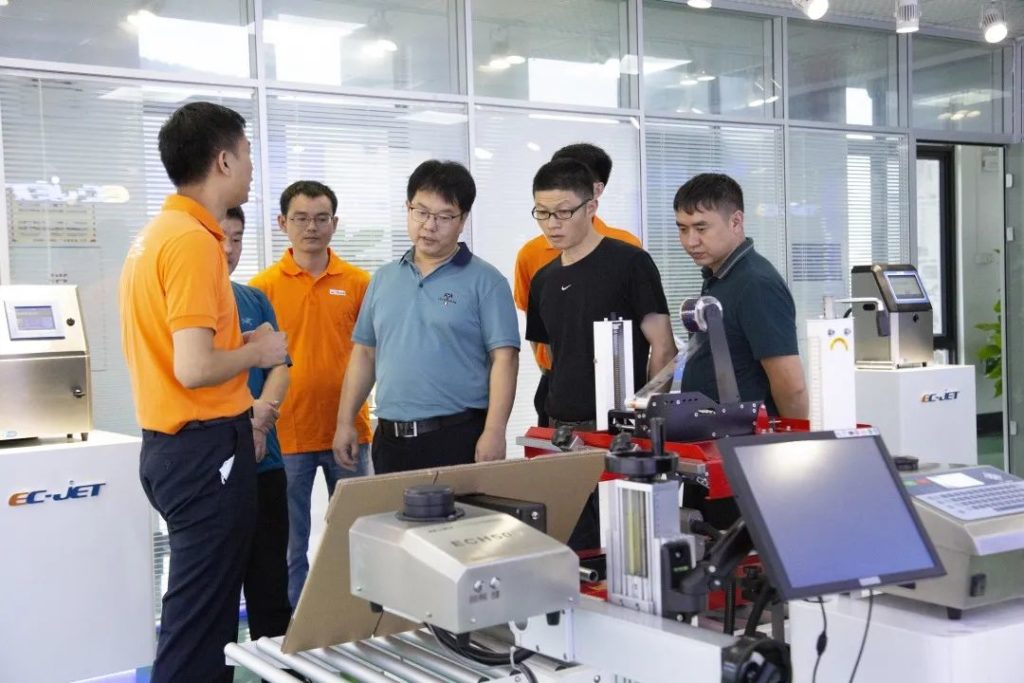 企业考察 | 新希望乳业高层团队到ag真人平台举行考察交流