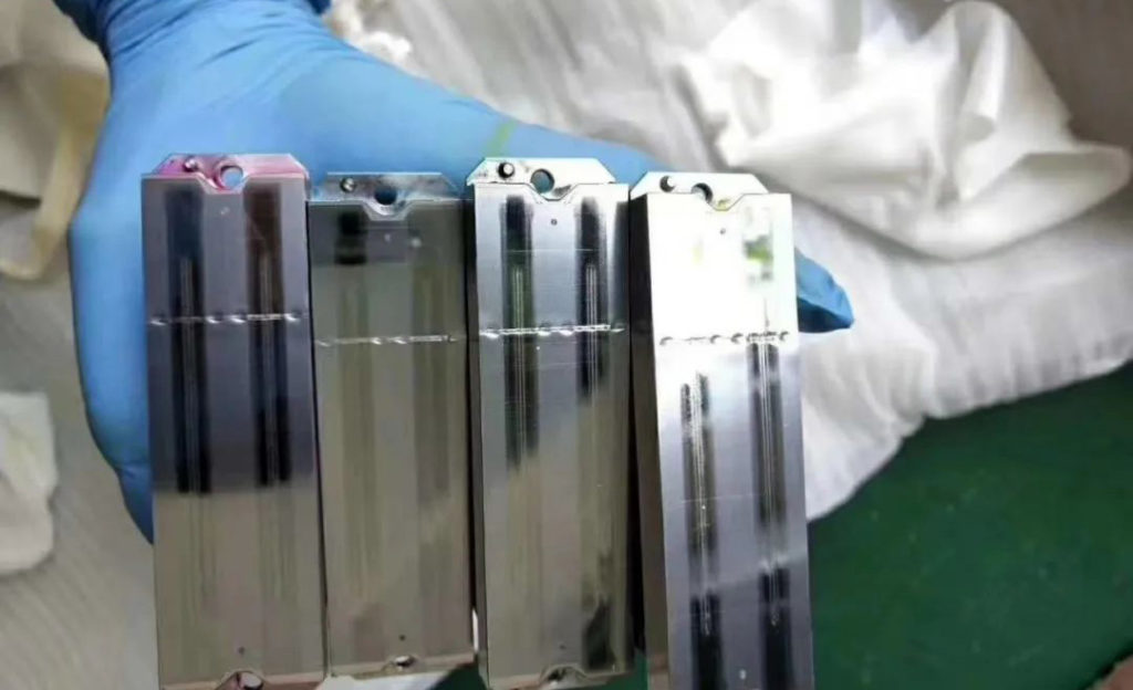 操作不当UV喷码机喷头被划伤 造成重大经济损失