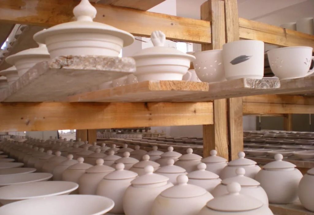 ag真人平台 | 喷码机付与陶瓷品别样美感！